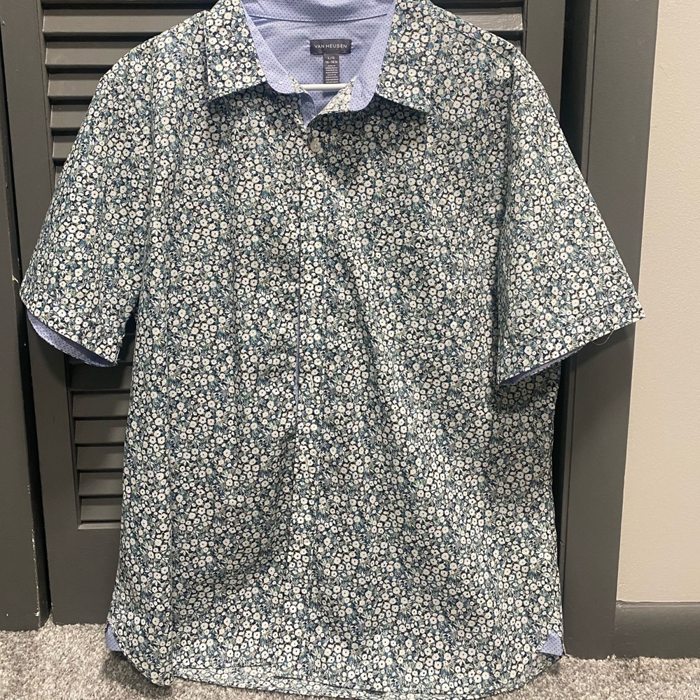 Van Heusen men’s dress shirt, short sleeve, size large 16 - 16 1/2, gently used